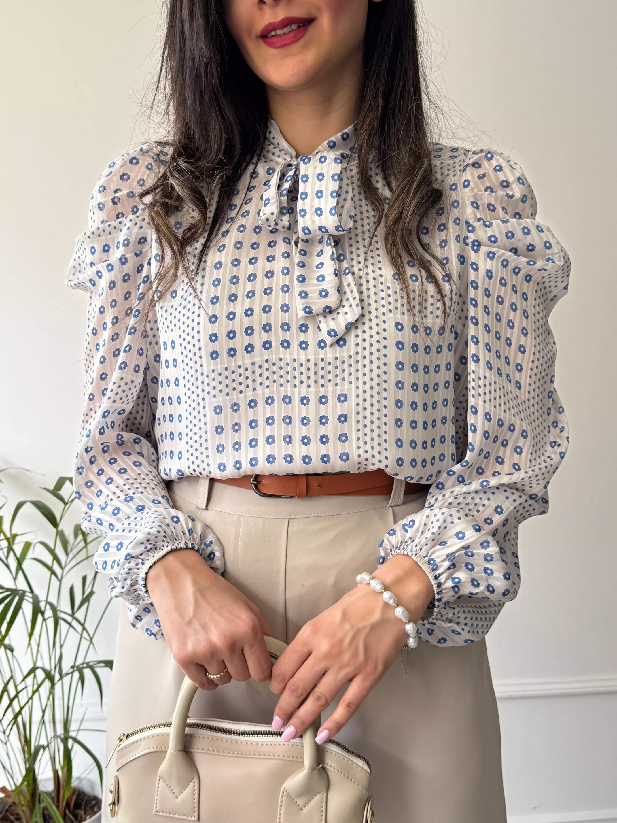 شومیز یقه کراواتی